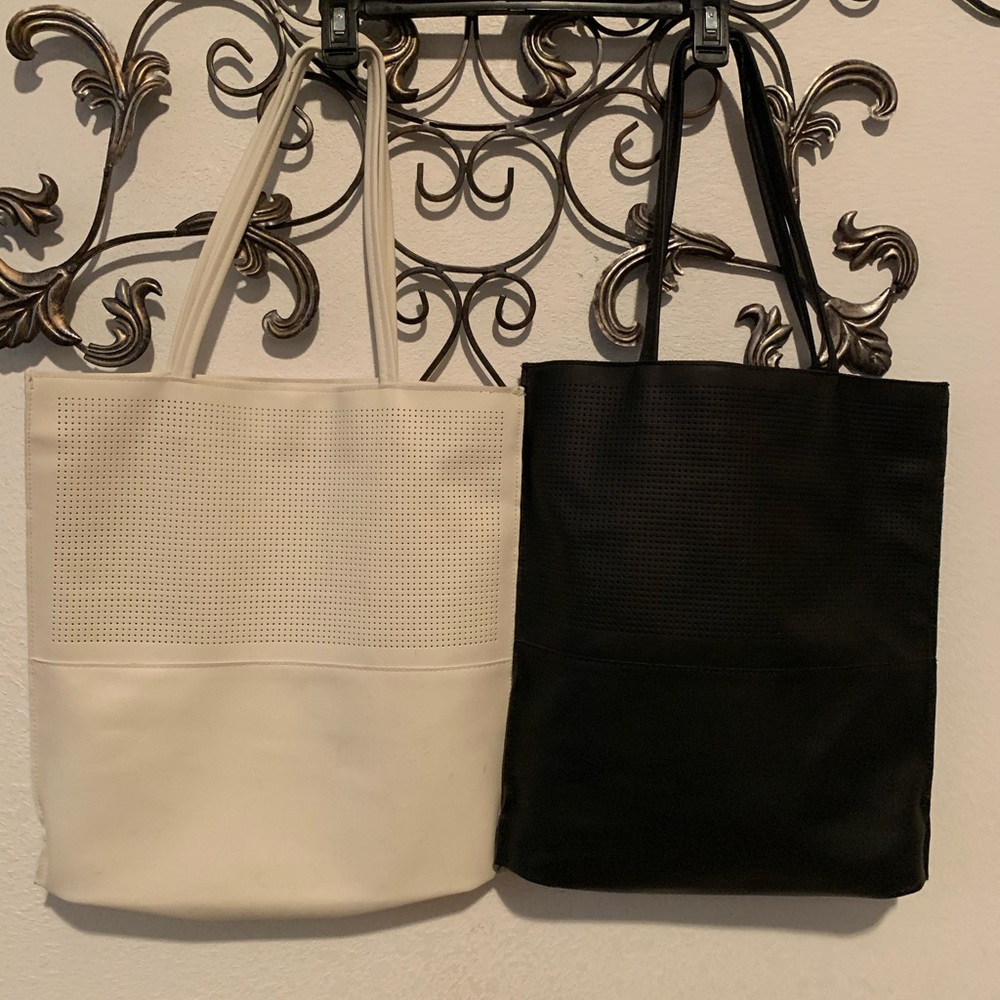 Saks fifth avenue bags/purses/tote
